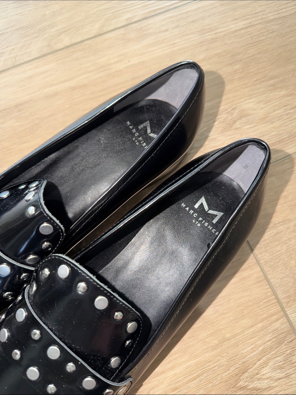 Marc Fisher Leather Silver Stuffed Loafer Size 8 NWOT - Picture 2 of 5